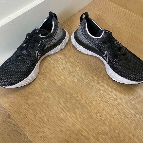 Nike infinity run flyknit 2 mens size 8.5 - Picture 3 of 5